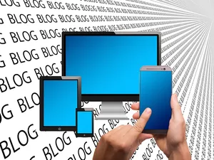 how to earn money through blog and social media